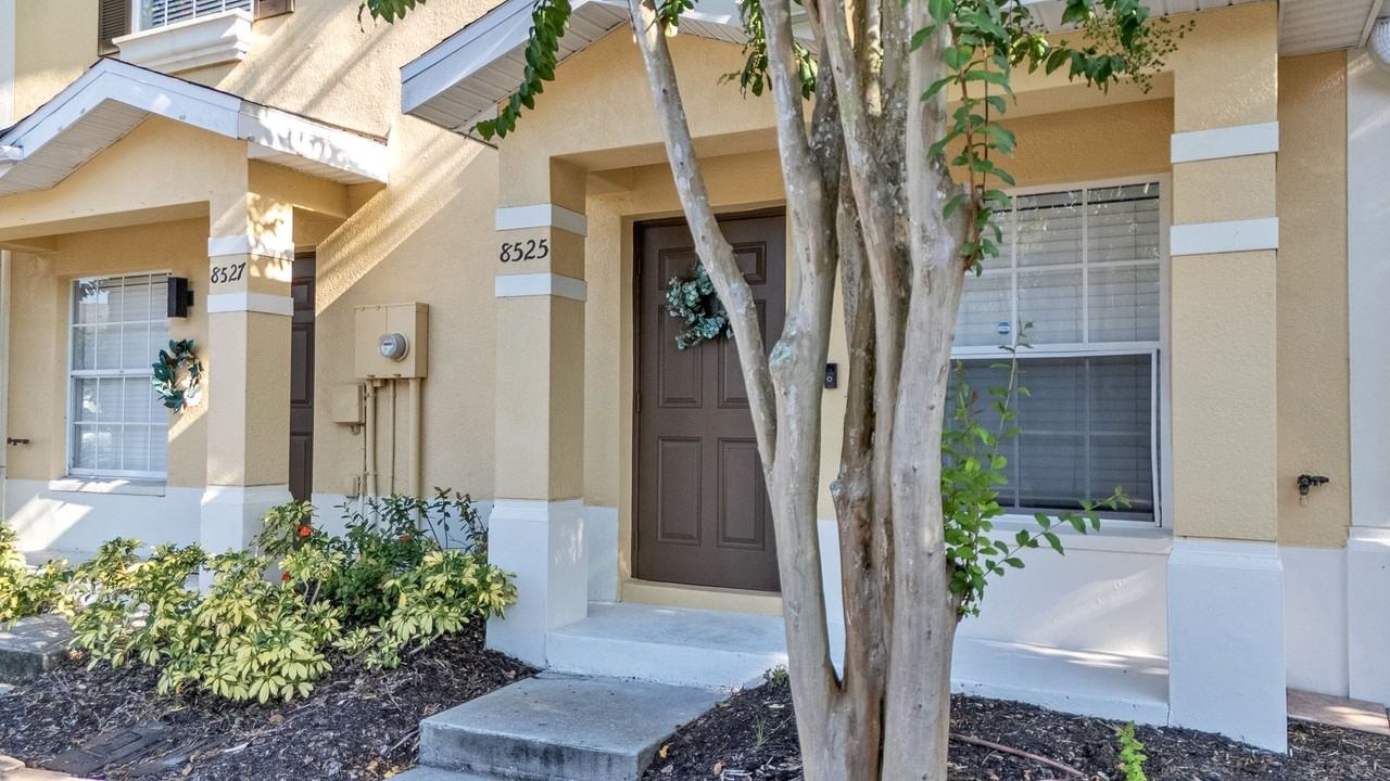 8525 Trail Wind Dr - Photo 4 of 41