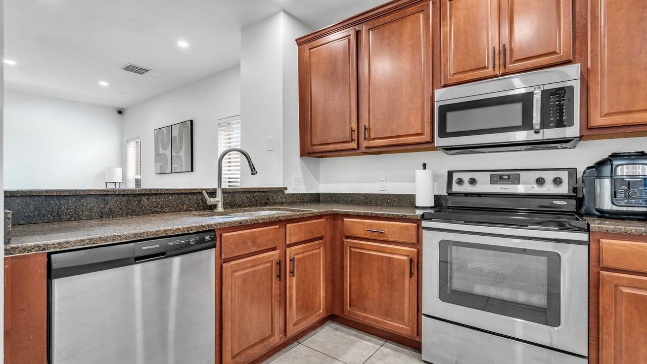 8525 Trail Wind Dr - Photo 7 of 41