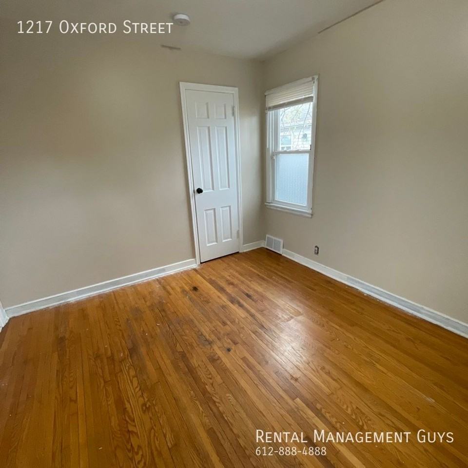1217/1219 Oxford Drive - Photo 7 of 19