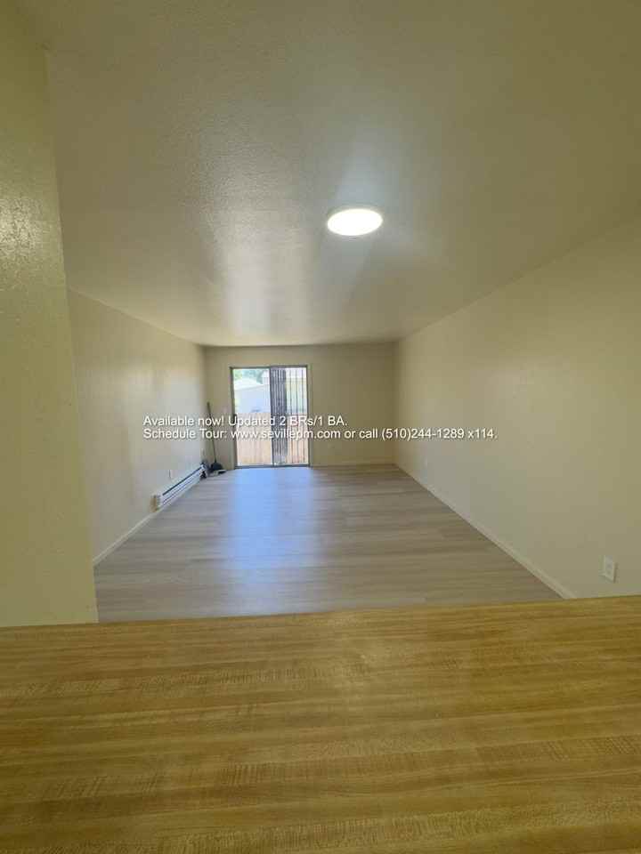 5438 Holland St - Photo 4 of 14