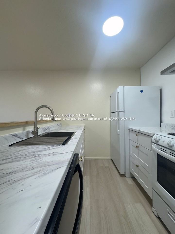 5438 Holland St - Photo 6 of 14