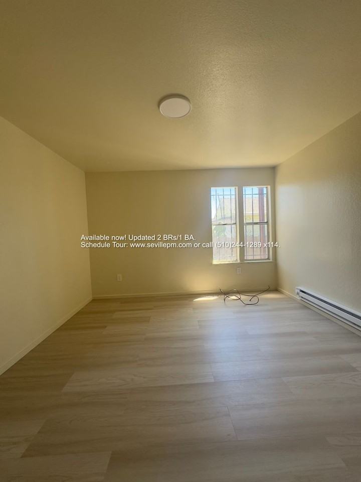 5438 Holland St - Photo 7 of 14