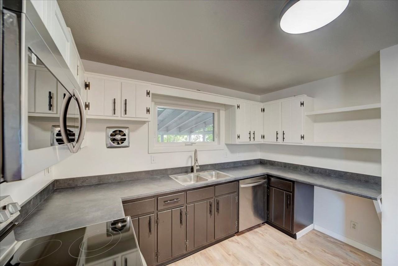 173 Plattsburg Ave - Photo 3 of 38