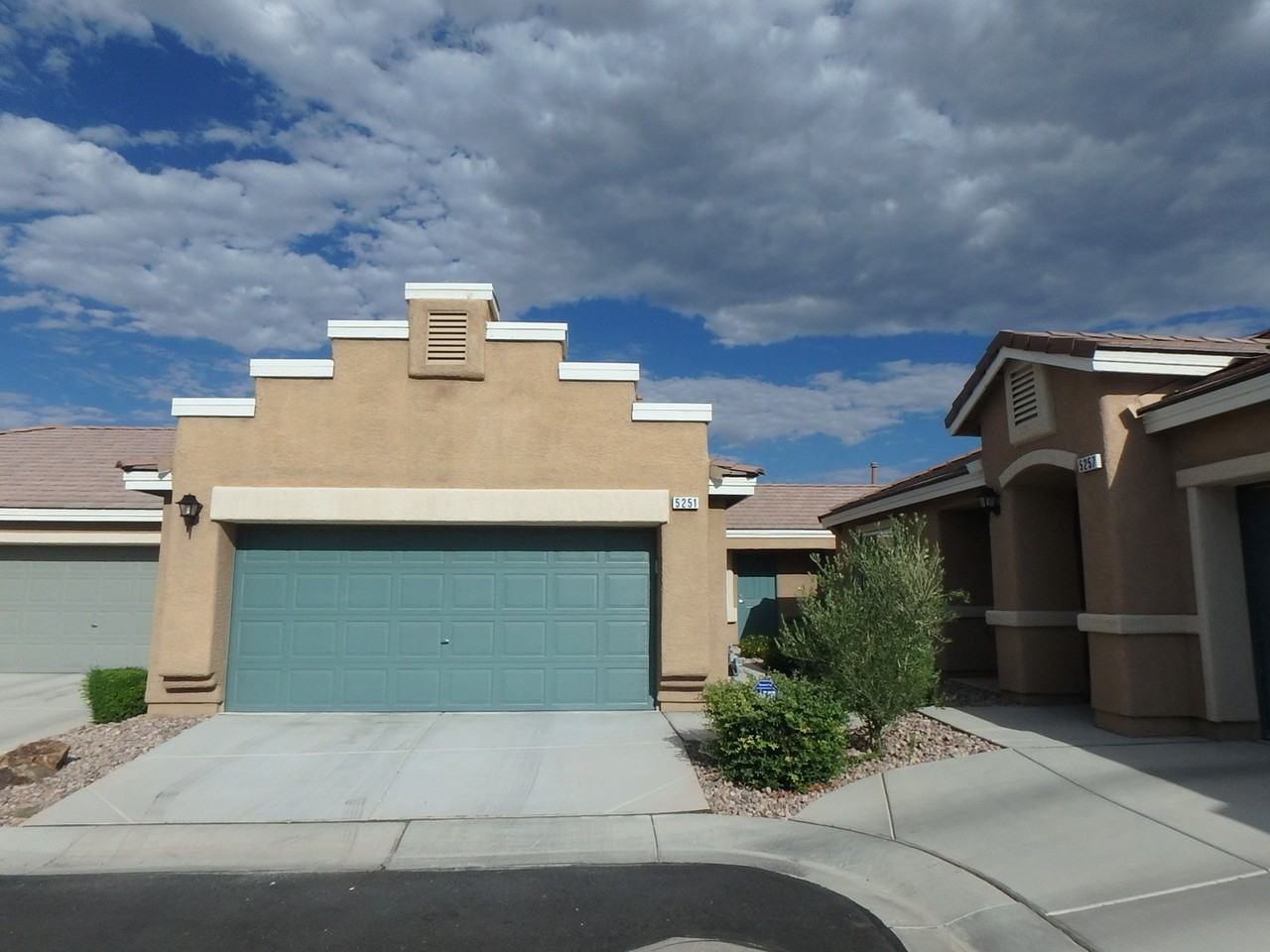 5251 Sand Dollar Ave - Photo 2 of 44