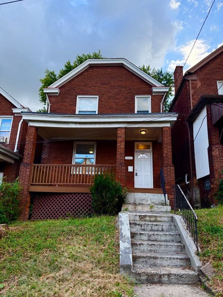 120 Cologne St - Photo 2 of 27