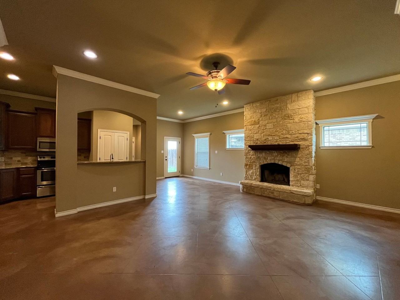 3113 Silver Saddle Dr - Photo 4 of 29