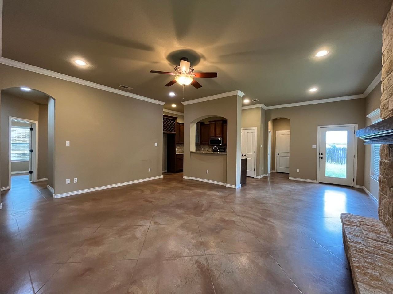 3113 Silver Saddle Dr - Photo 5 of 29