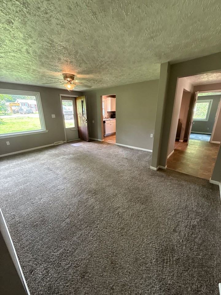 1421 E Nora St - Photo 3 of 20