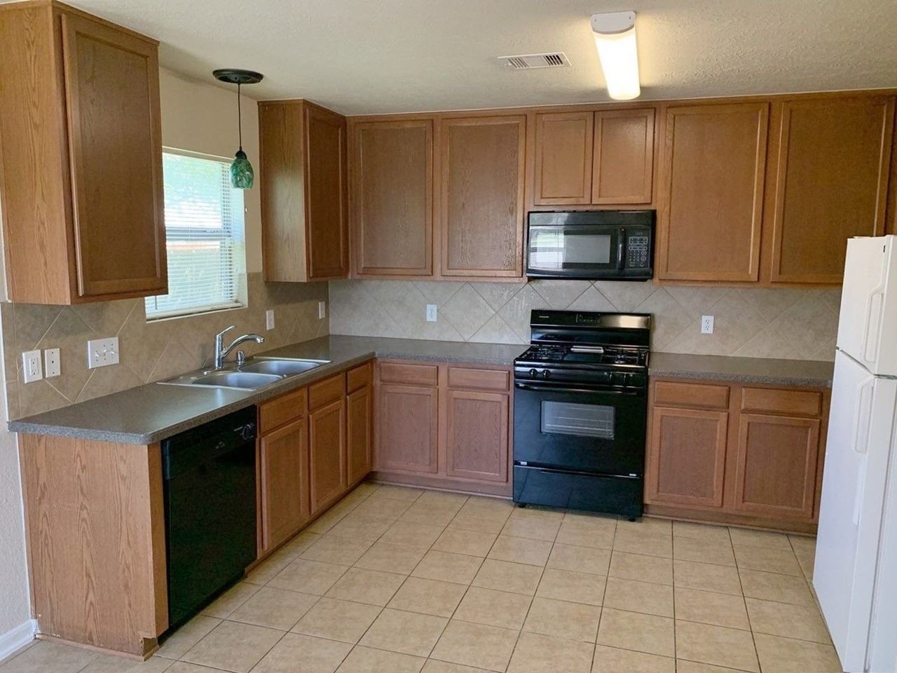 7207 Liberty Mesa Ln - Photo 3 of 20