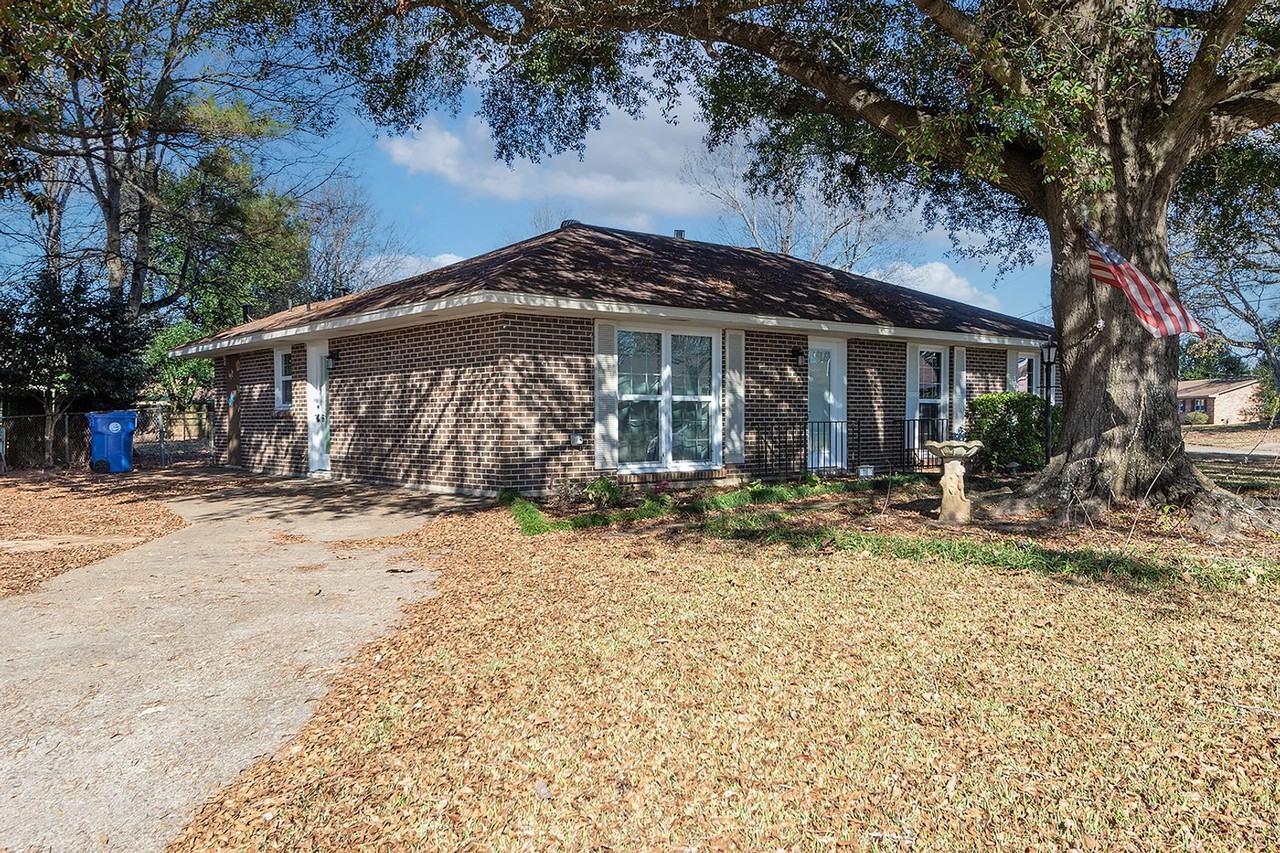 118 Warwick Dr - Photo 3 of 22