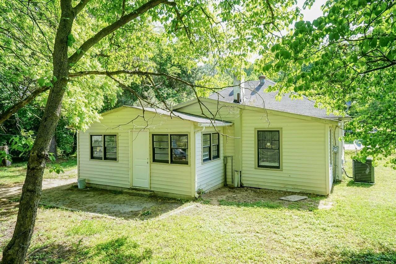 930 Elm St - Photo 6 of 26