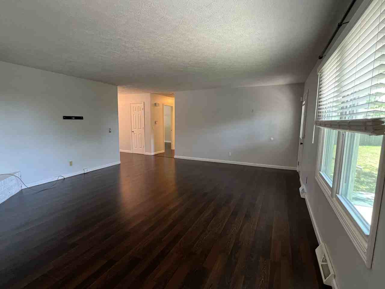 5235 S Maryland Ave - Photo 2 of 18