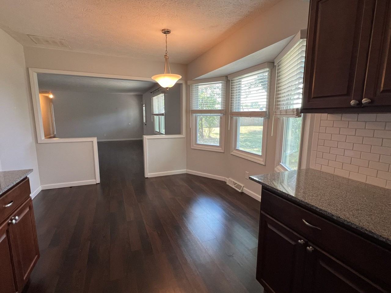 5235 S Maryland Ave - Photo 5 of 18