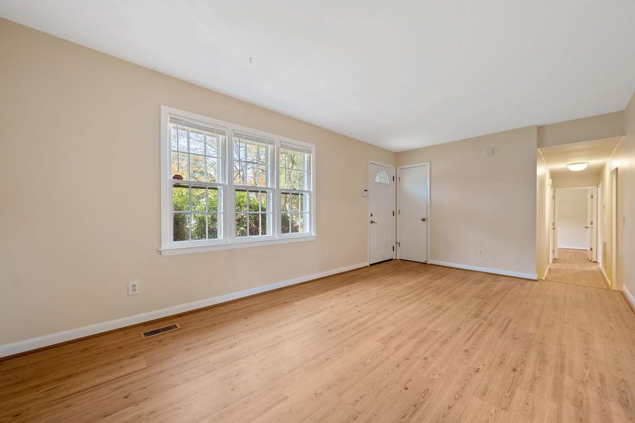 406 November St - Photo 2 of 17