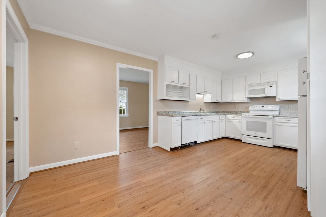 406 November St - Photo 4 of 17