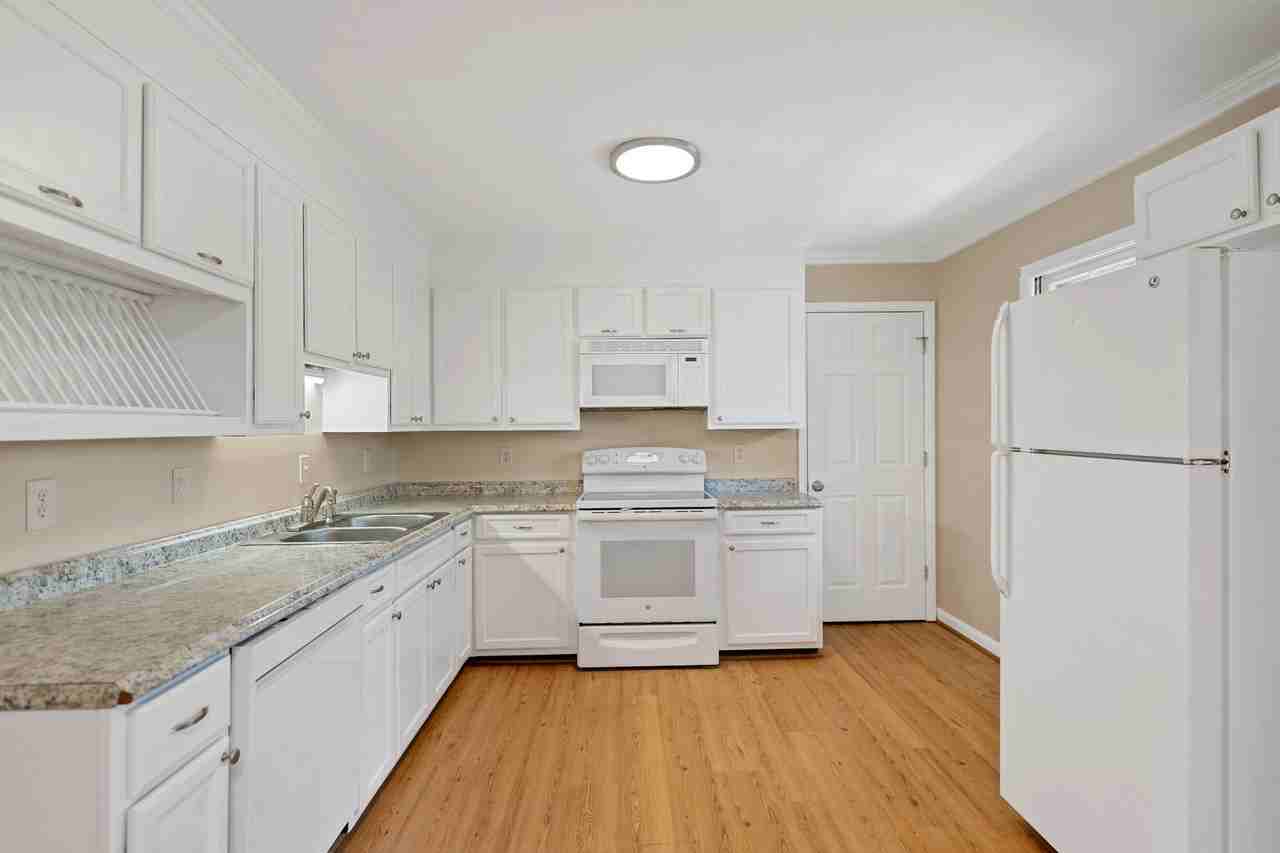 406 November St - Photo 5 of 17