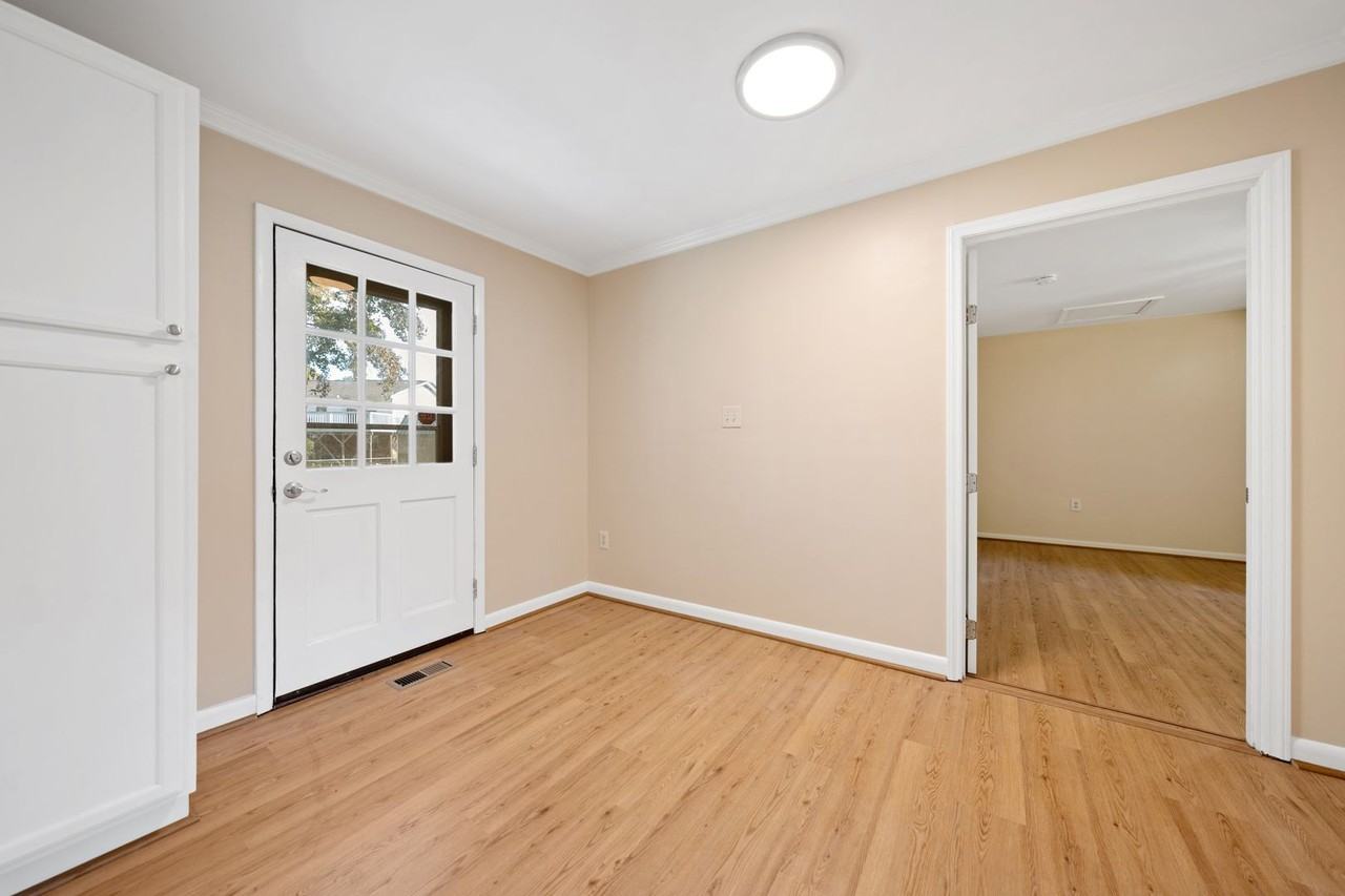 406 November St - Photo 6 of 17