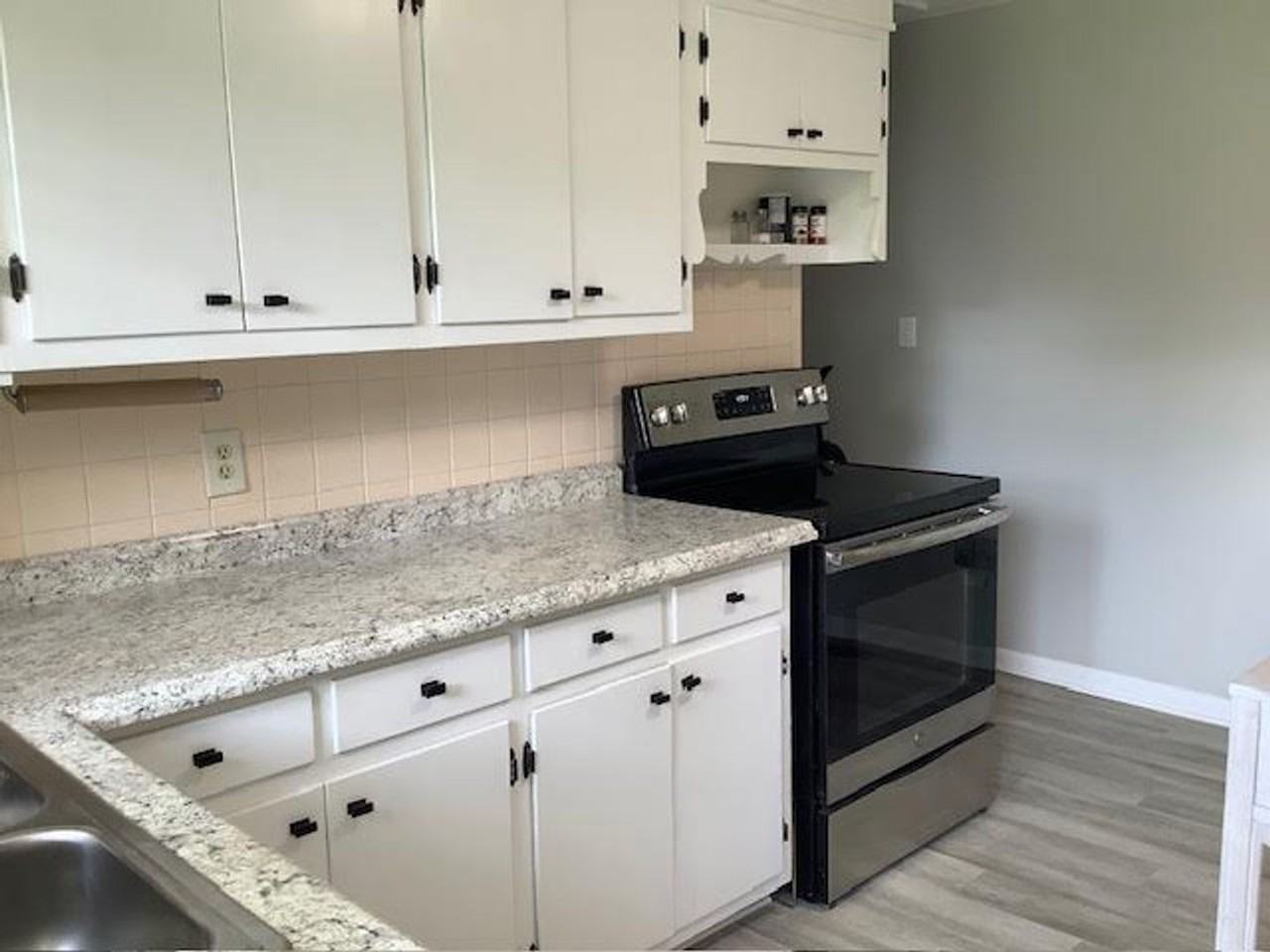 69 Russell Woods Dr #B - Photo 6 of 9