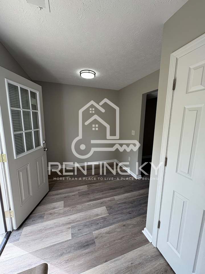 1421 Westwood Dr - Photo 3 of 15