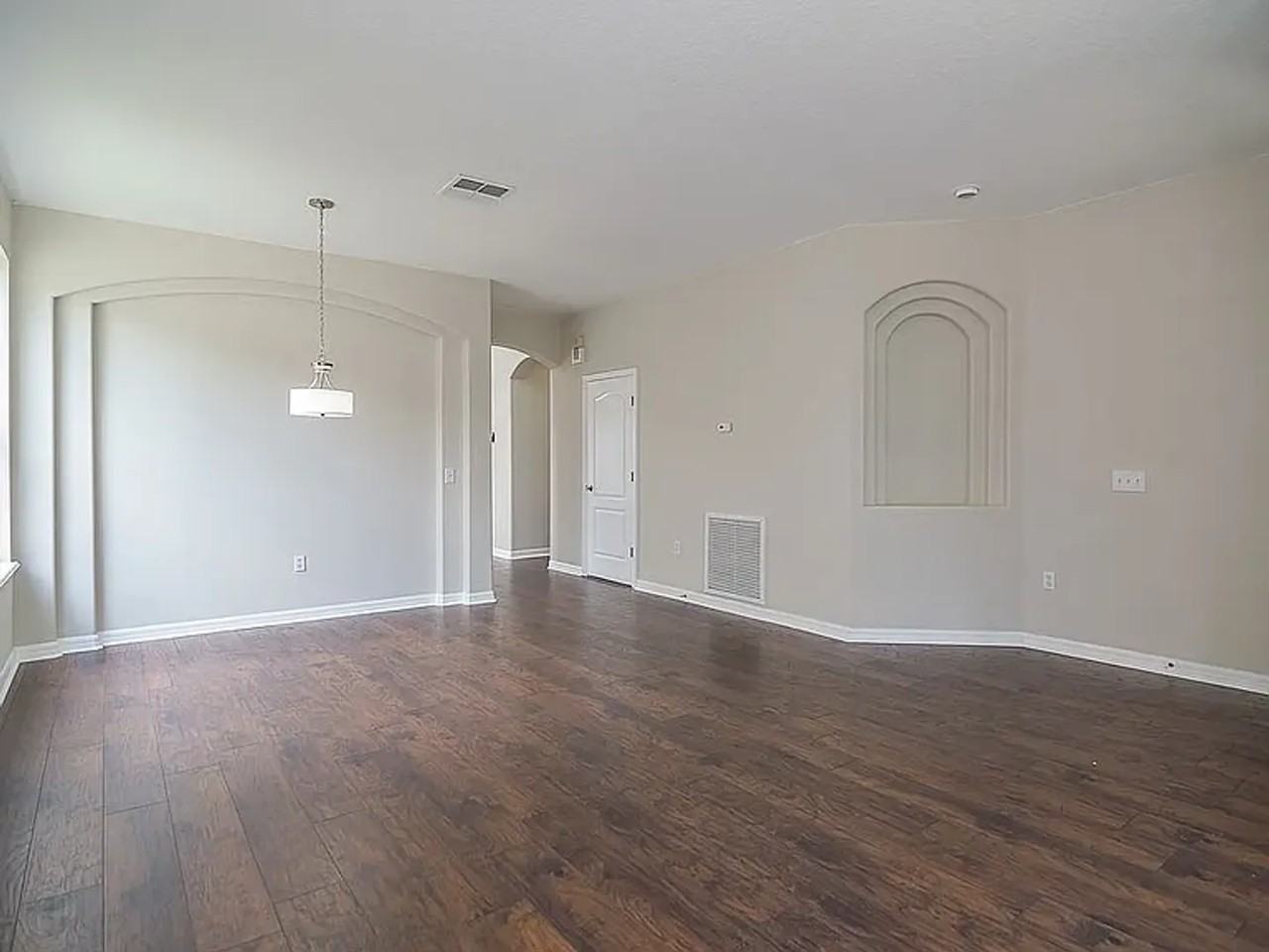 1518 Nestlewood Trl - Photo 3 of 26