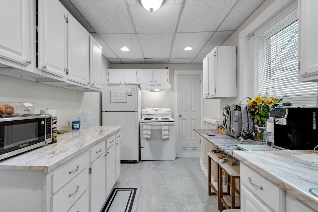 217 S Madison St - Photo 3 of 25