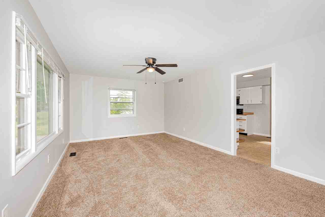 3956 Montevideo Dr - Photo 6 of 27