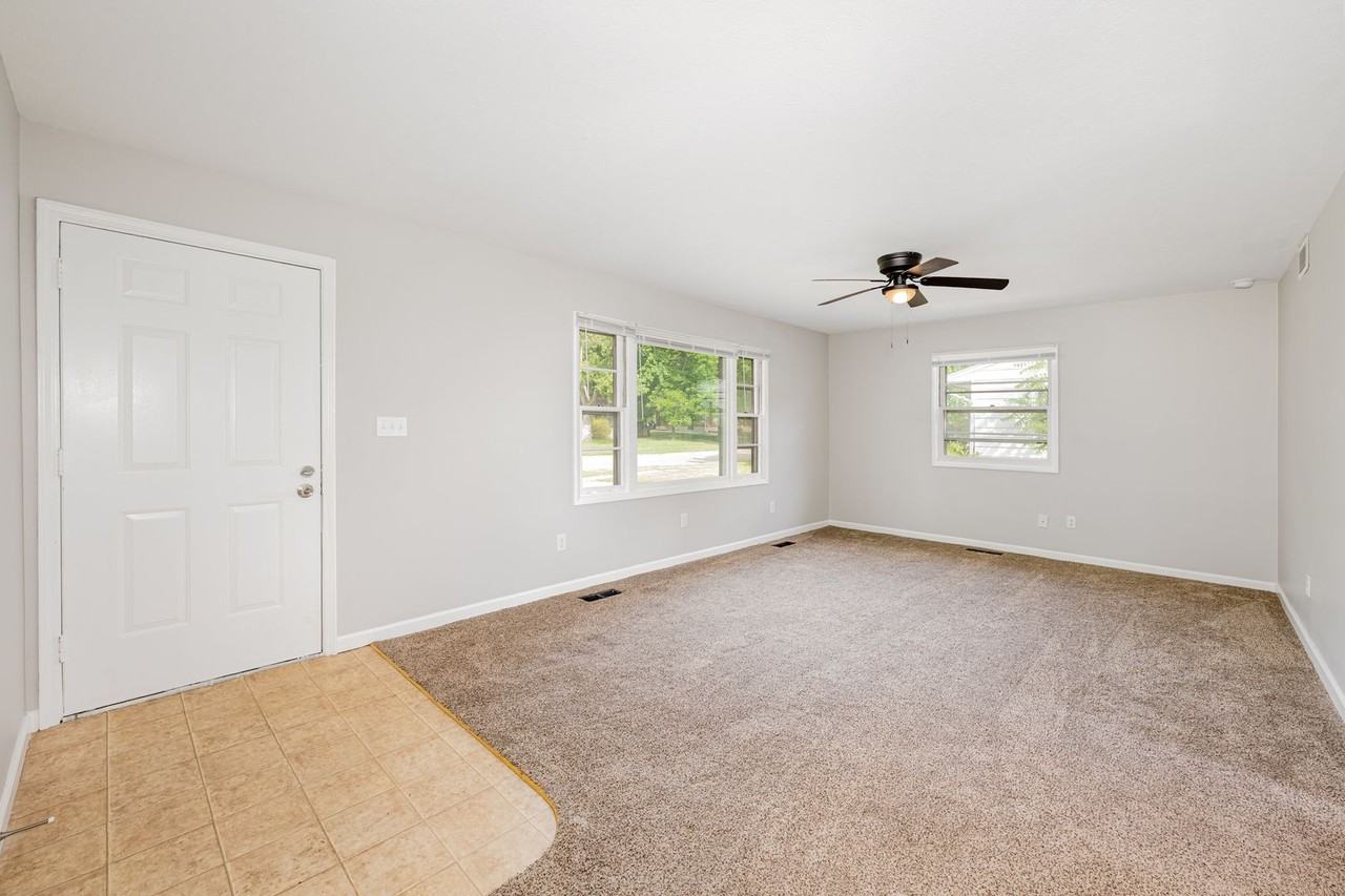 3956 Montevideo Dr - Photo 7 of 27