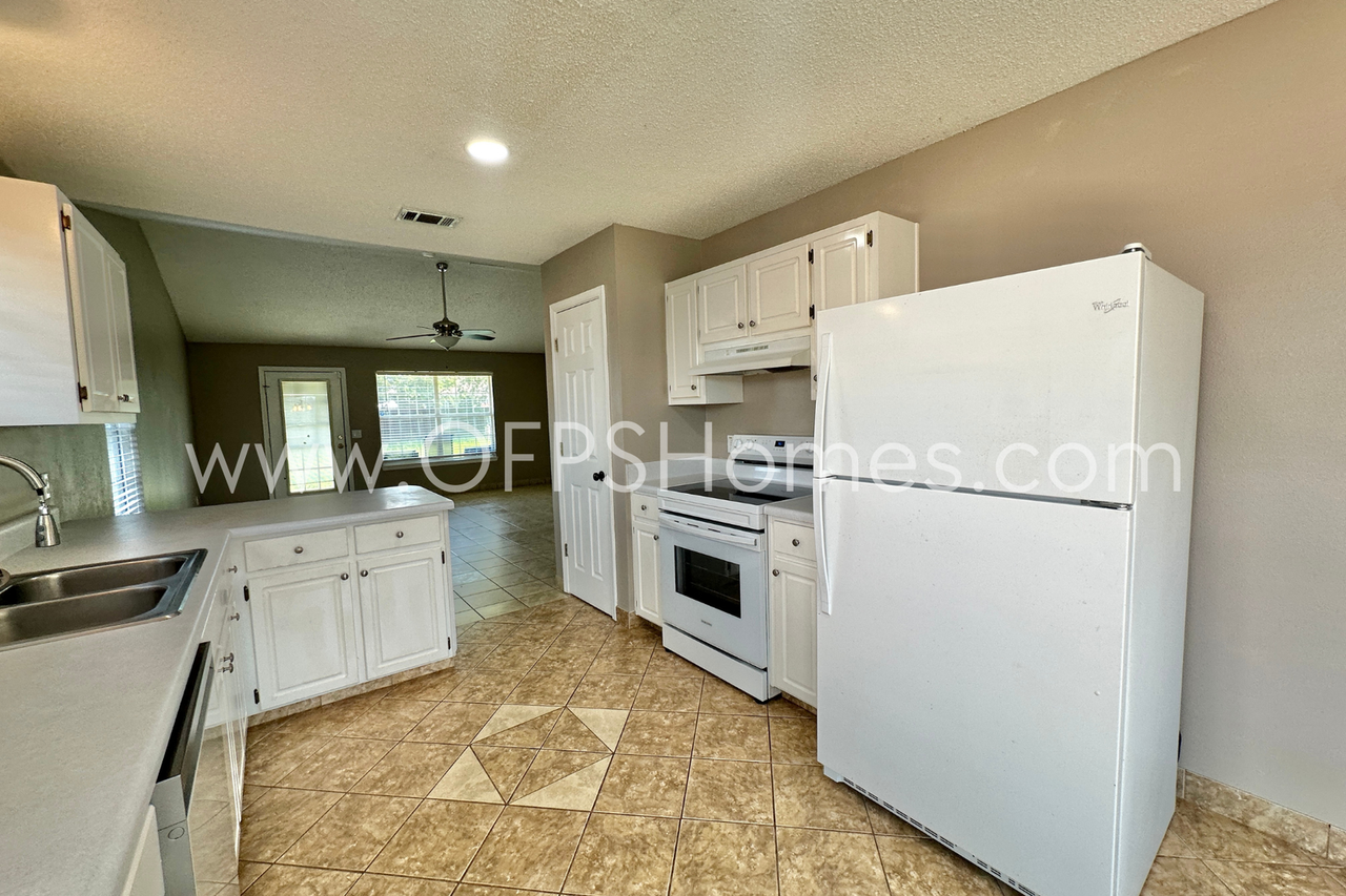 2837 Atoka Trl - Photo 5 of 17