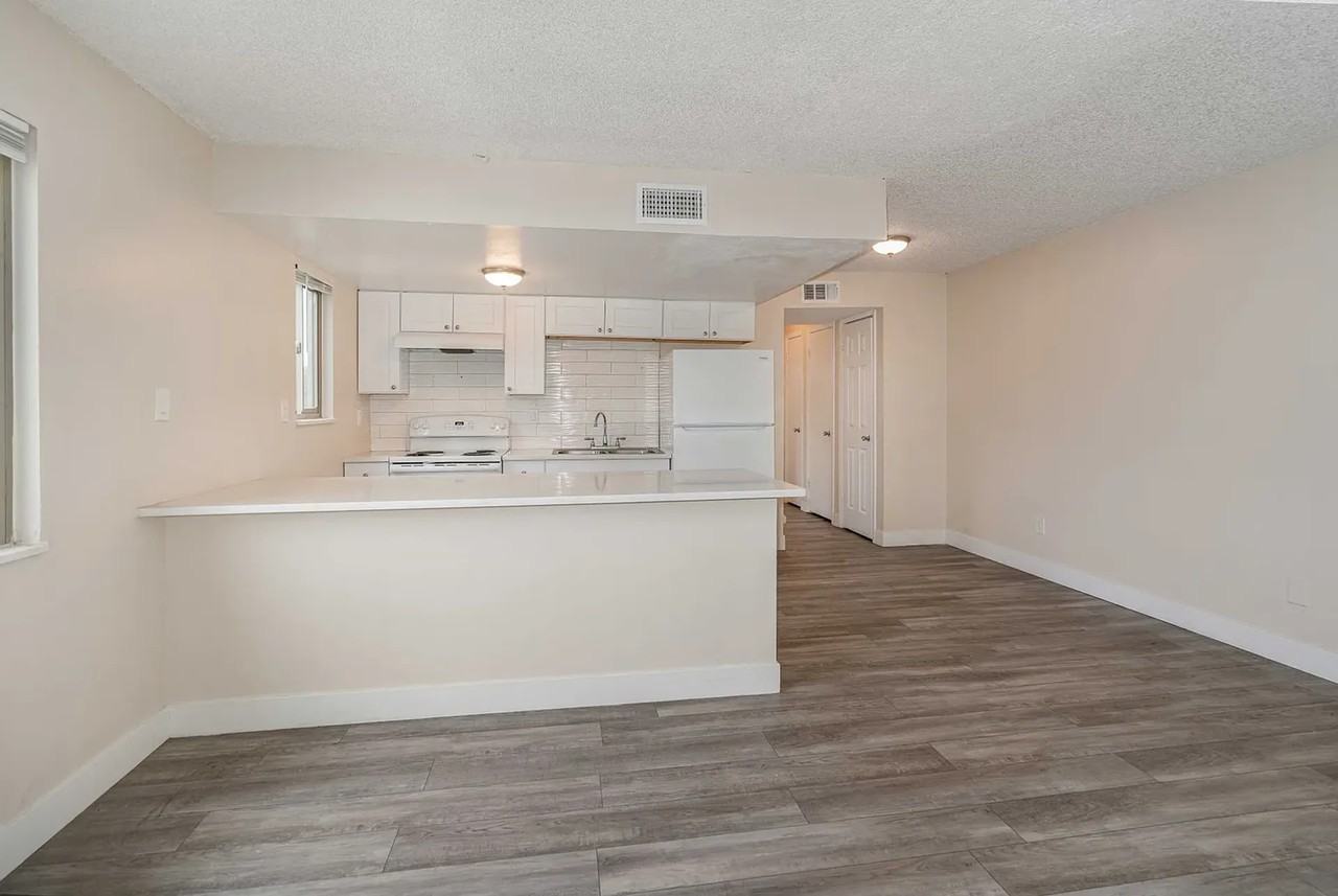 1380 Riverpoint - Photo 3 of 10