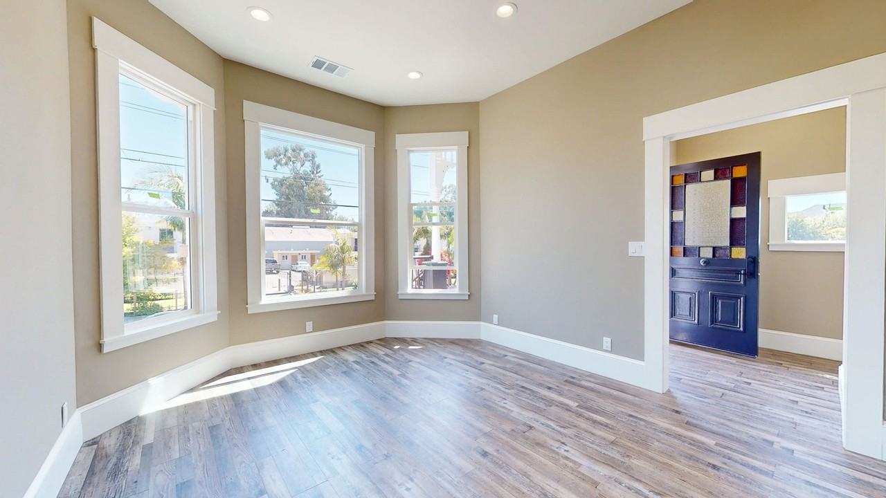 972 53rd St - Photo 3 of 14