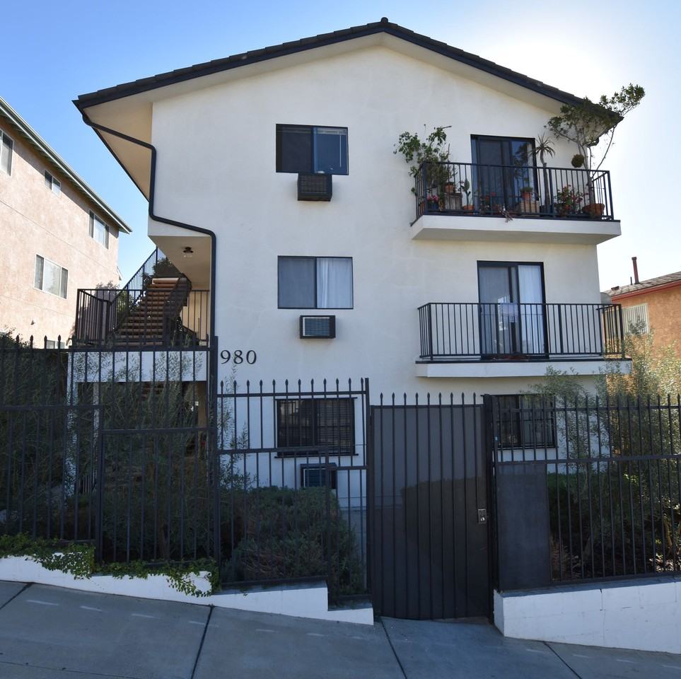 980 White Knoll Dr - Photo 5 of 6