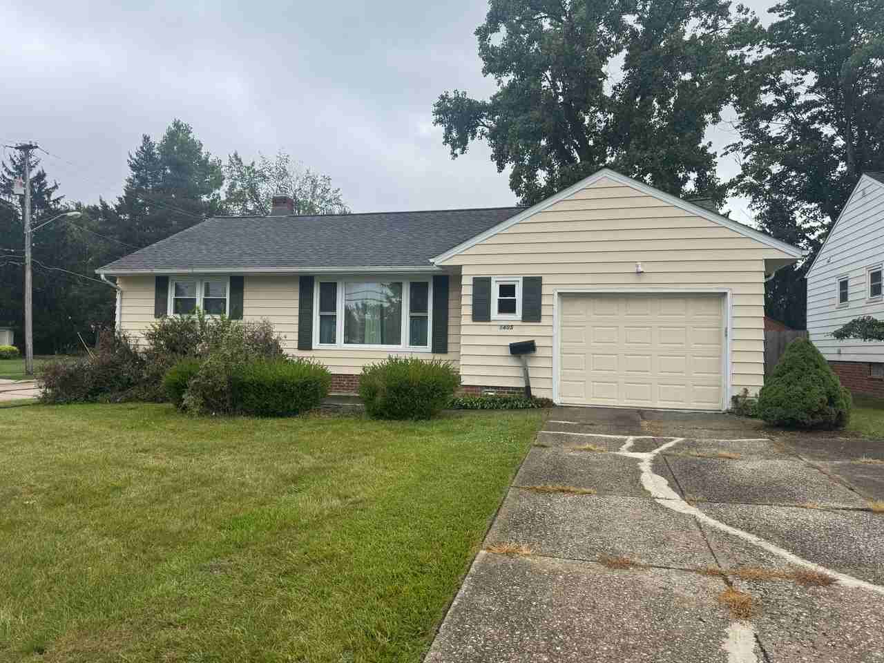 1405 Green Acres Dr - Photo 2 of 25