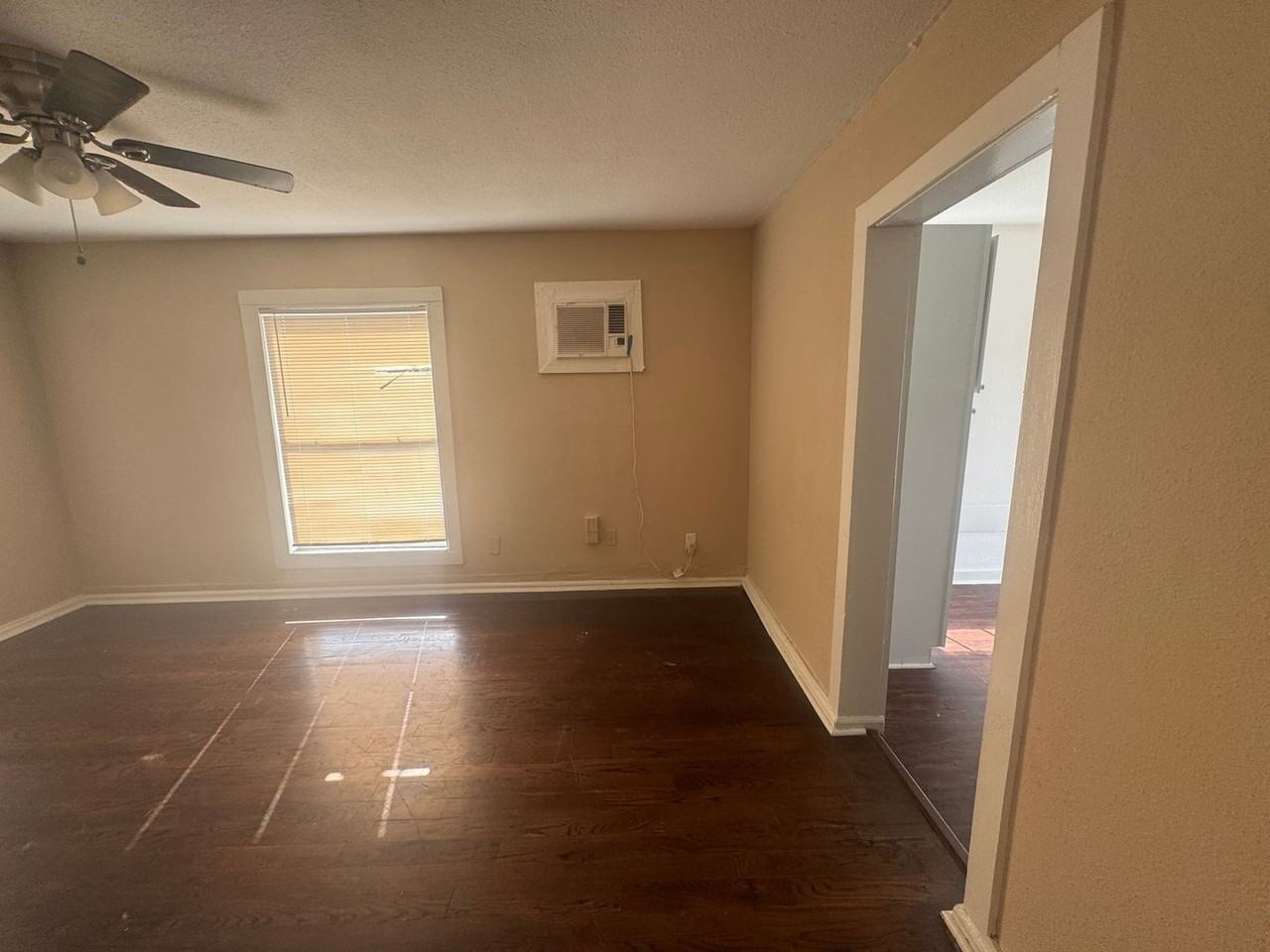 7018 Avenue F - Photo 3 of 11