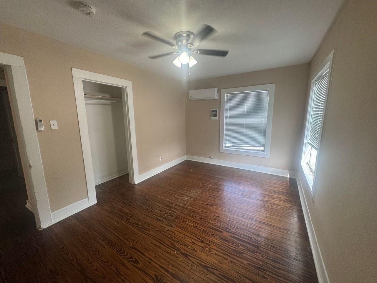 7018 Avenue F - Photo 5 of 11