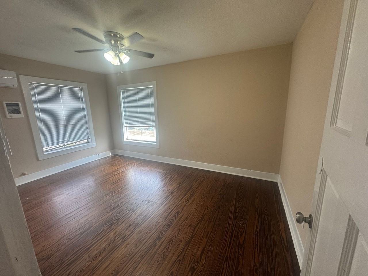 7018 Avenue F - Photo 6 of 11