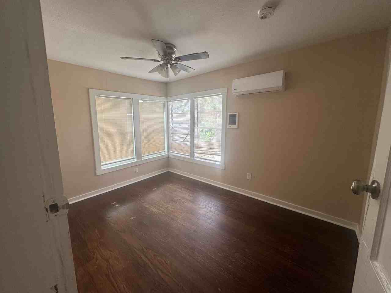 7018 Avenue F - Photo 7 of 11