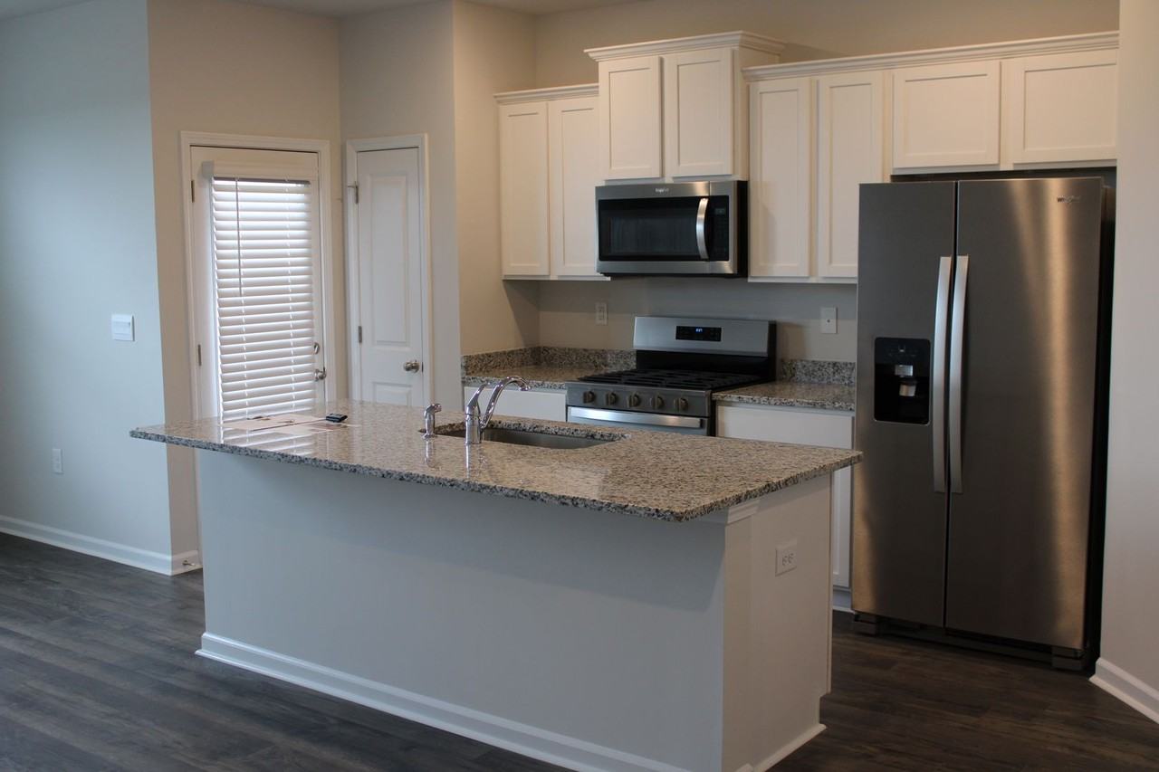784 Grovebury Ct - Photo 2 of 18