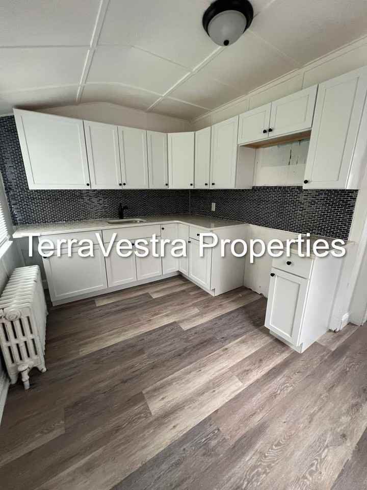 99 Chestnut St - Photo 2 of 18