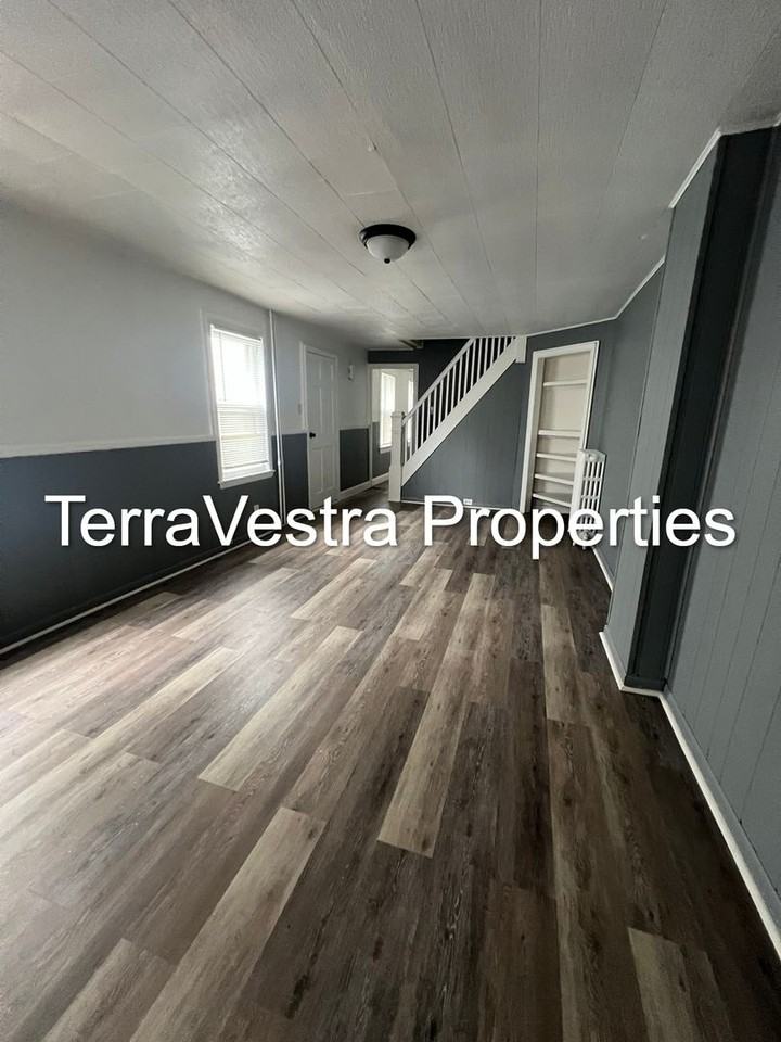 99 Chestnut St - Photo 4 of 18