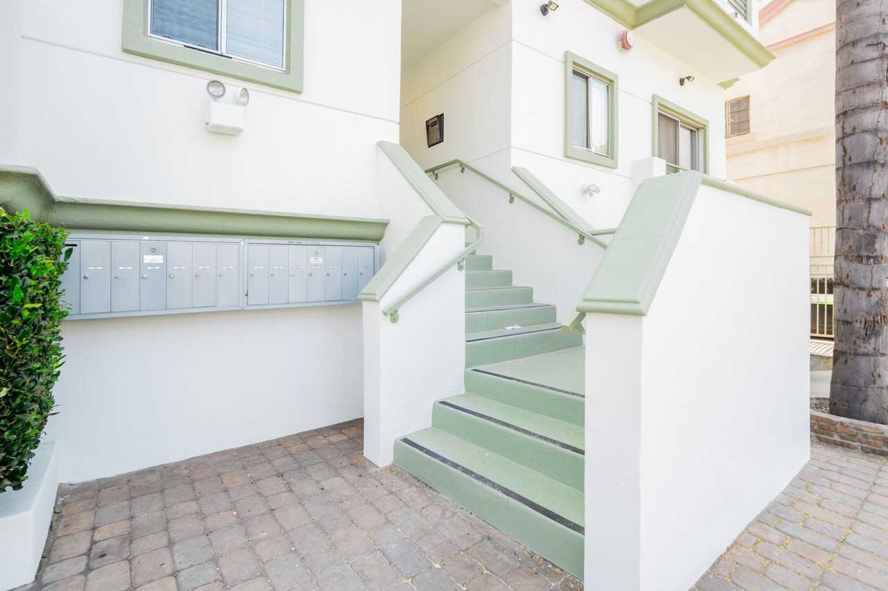 1752 N Kingsley Dr. - Photo 6 of 7