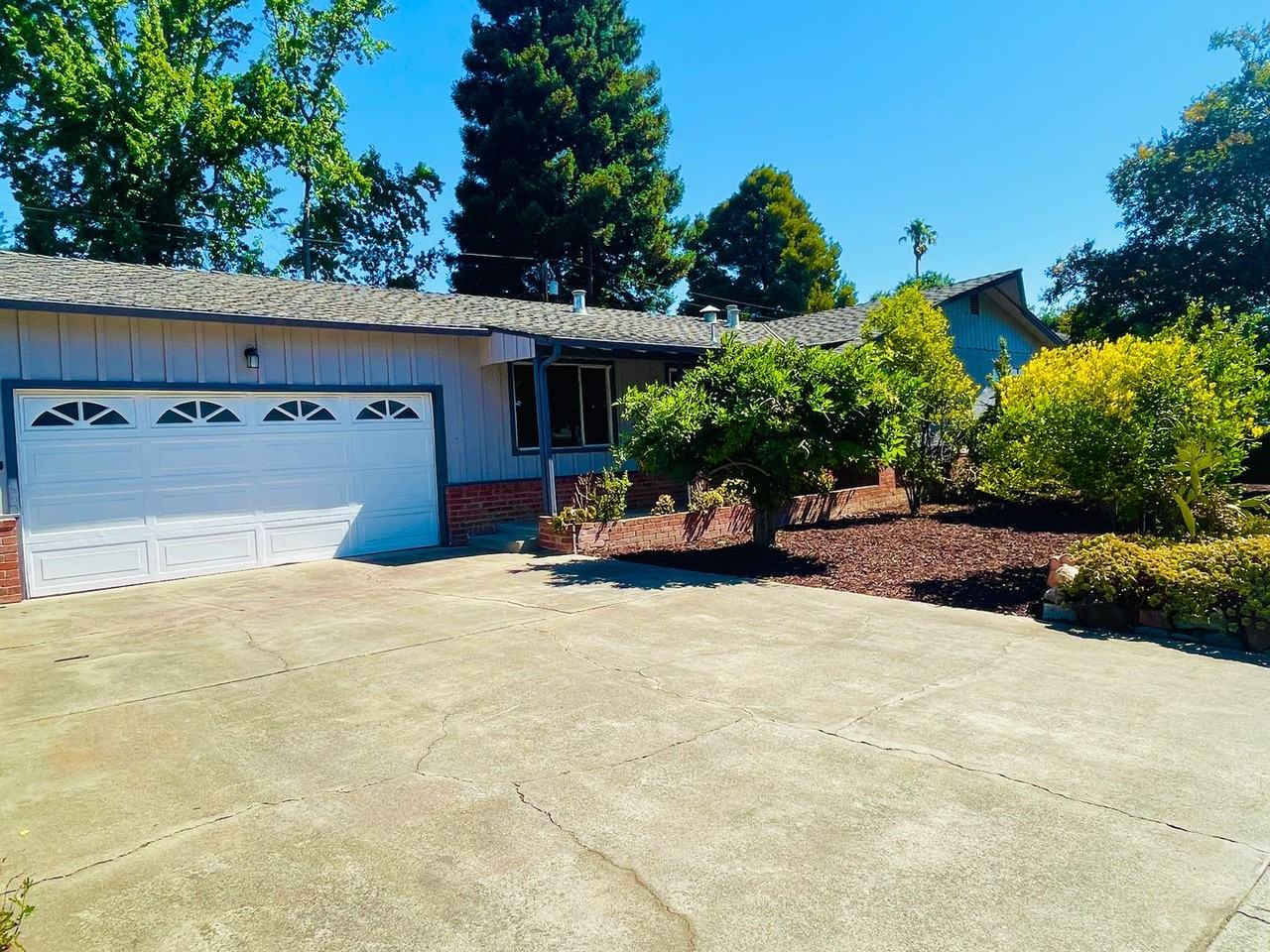 362 Flynn Ave - Photo 2 of 19