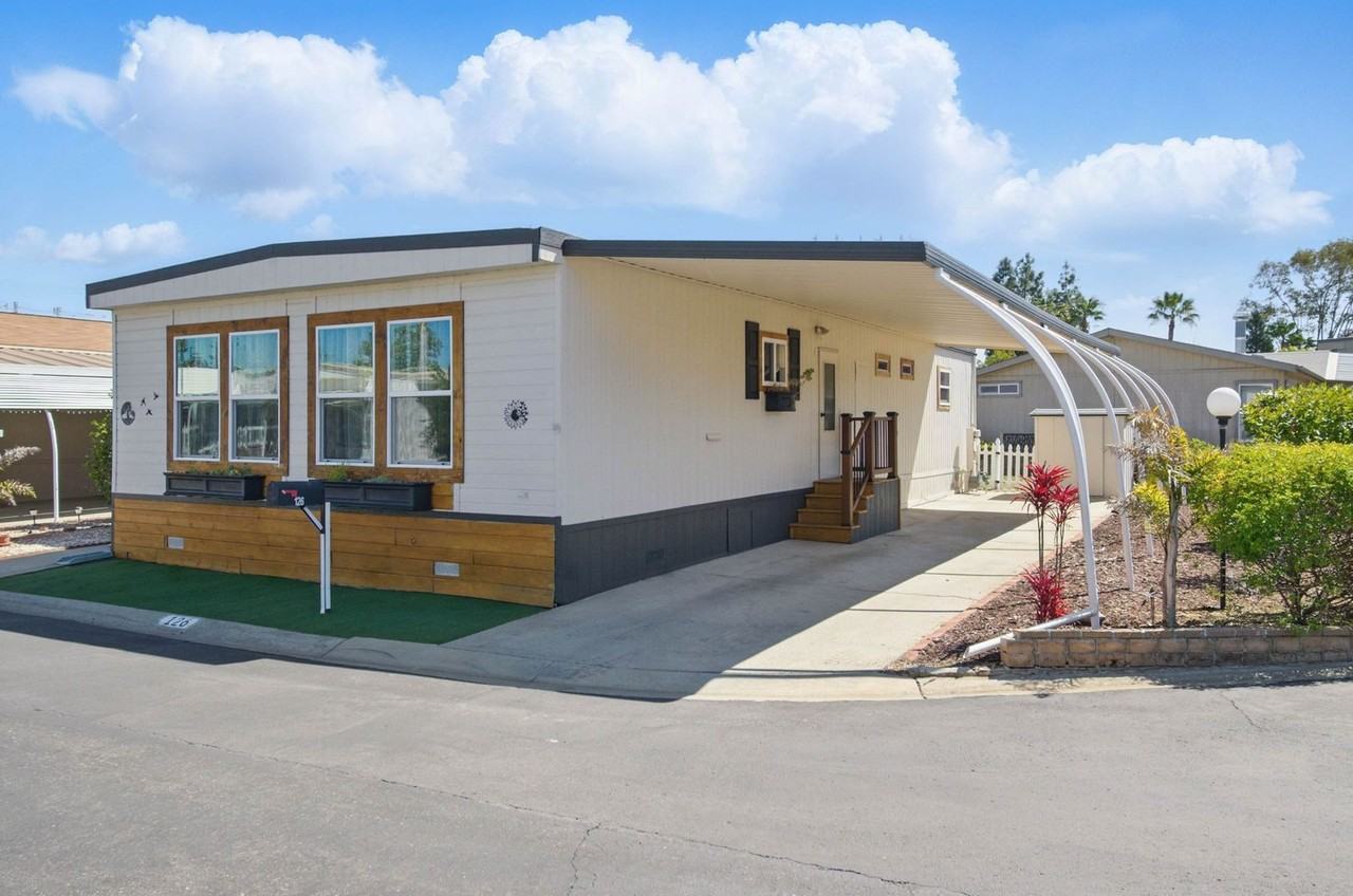 525 W El Norte Pky #126