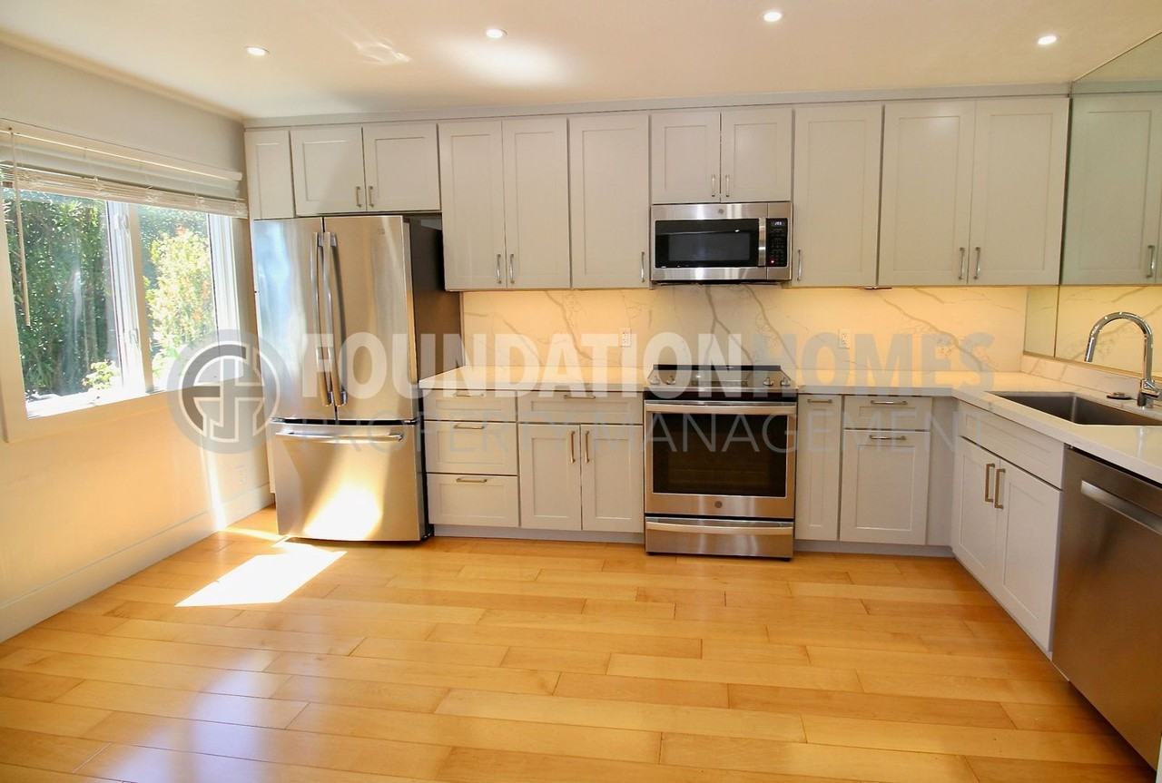 201A Cleveland Ct - Photo 2 of 30