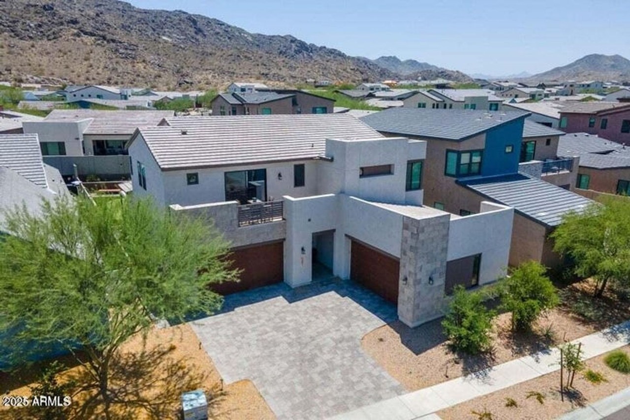1221 E Paseo Way - Photo 2 of 41