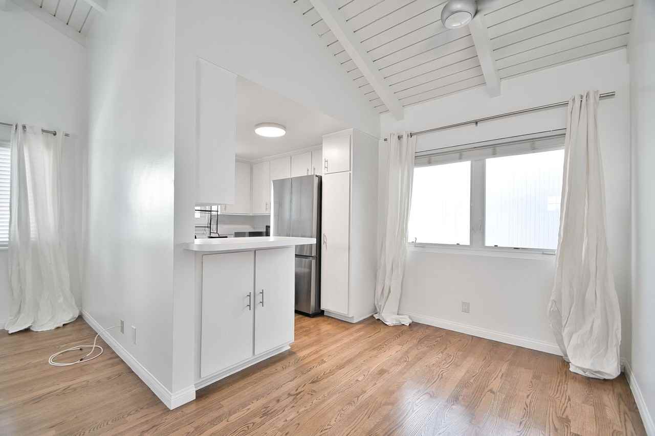 127 15th Pl - Photo 2 of 14