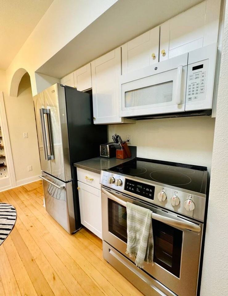 1295 Gordon Ave - Photo 6 of 41