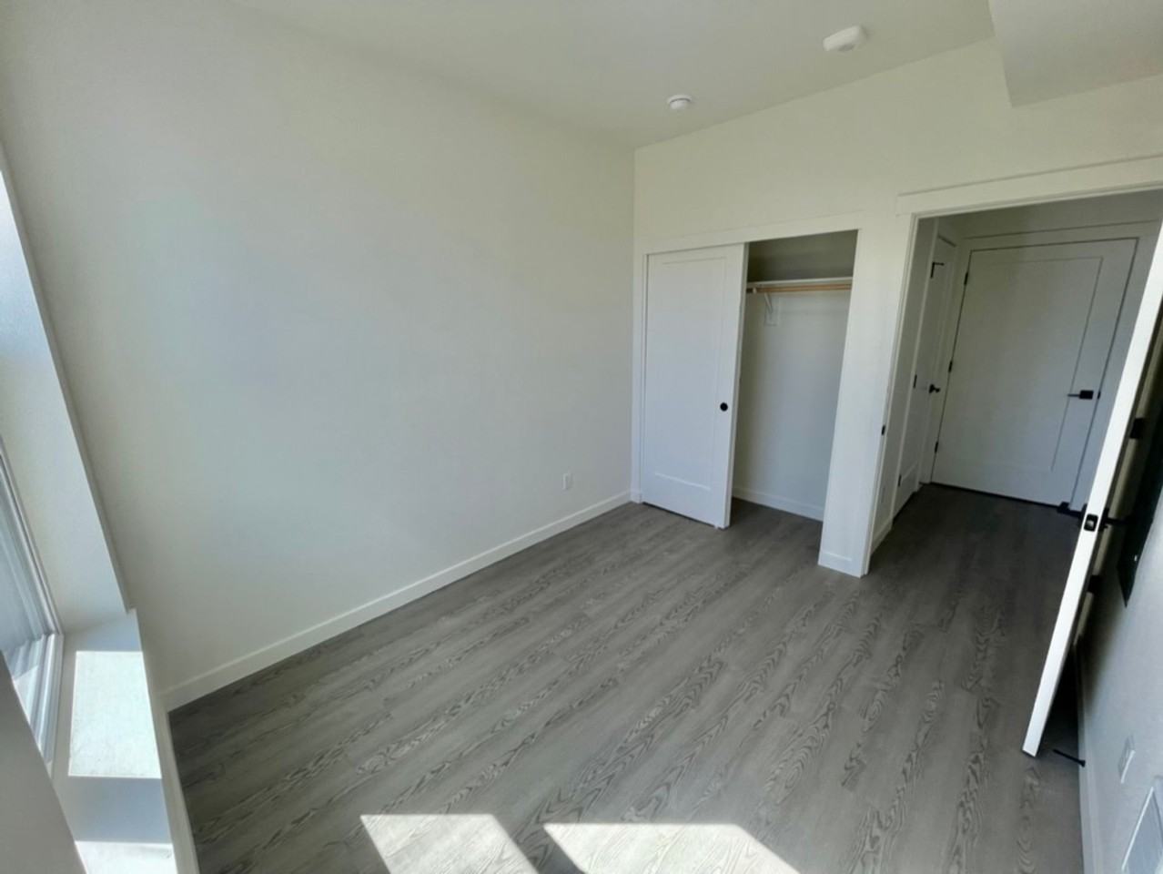 Modern Luxury Awaits! - Photo 4 of 41