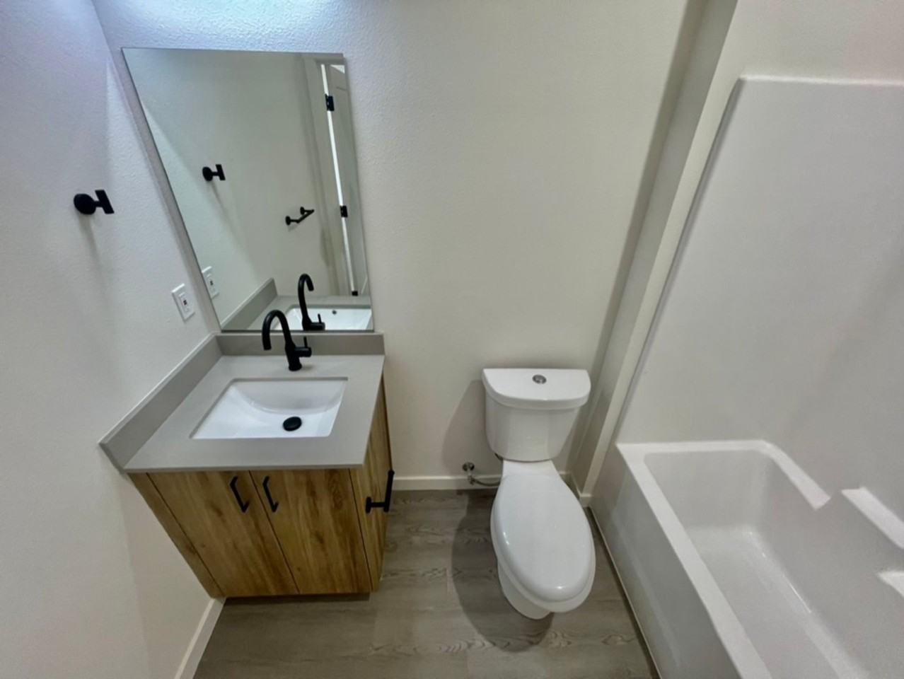 Modern Luxury Awaits! - Photo 7 of 41