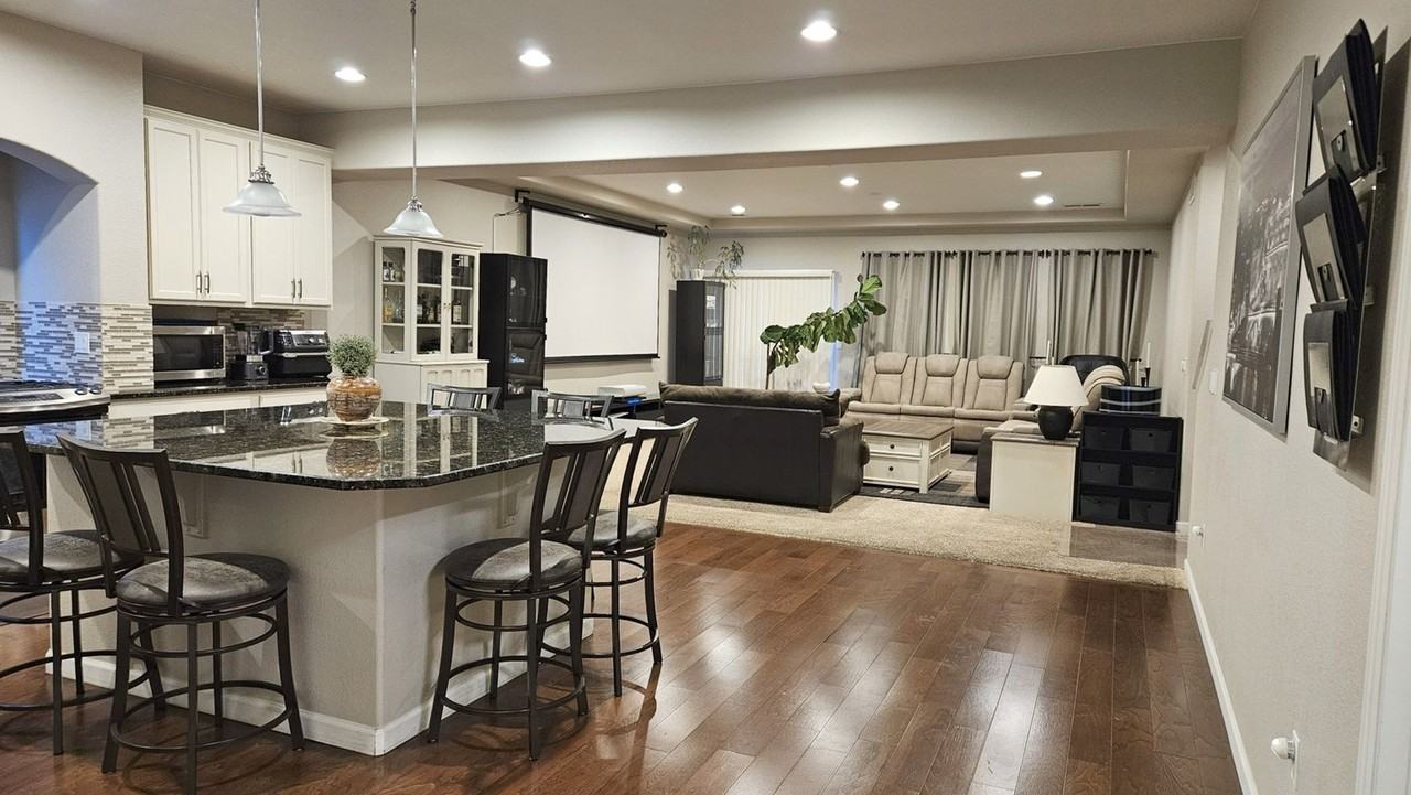 4741 Ventura St - Photo 3 of 26