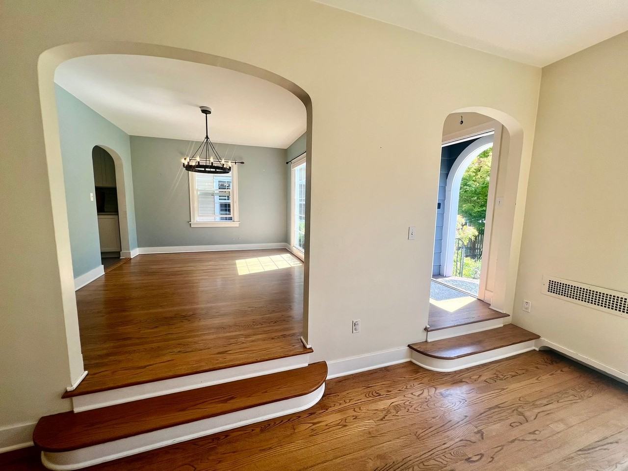 124 18th Ave Se - Photo 3 of 44